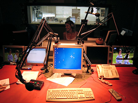 skai-radio-1003-studio-01