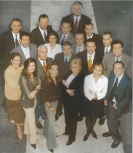 Η ομάδα των δημοσιογράφων του MEGA το 2003.